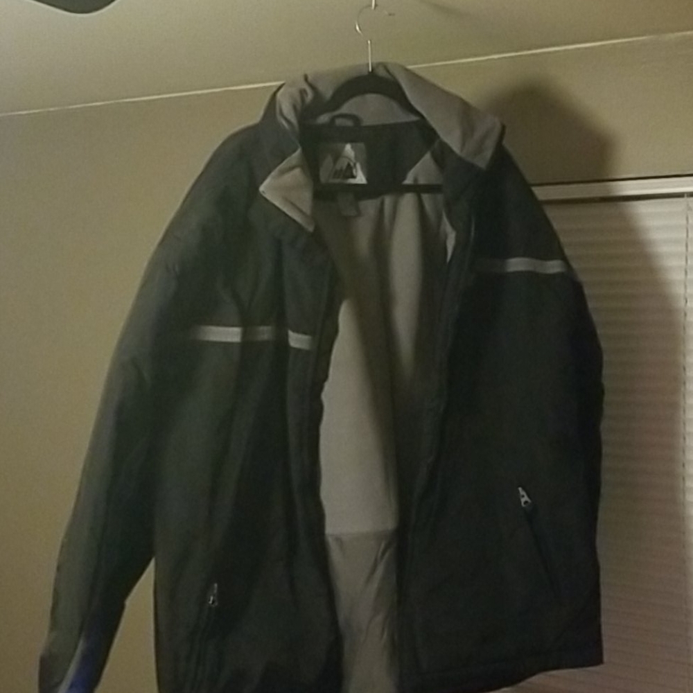 Colorado XL skiing coat
